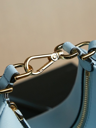 フェンディバッグ角部分ディテール